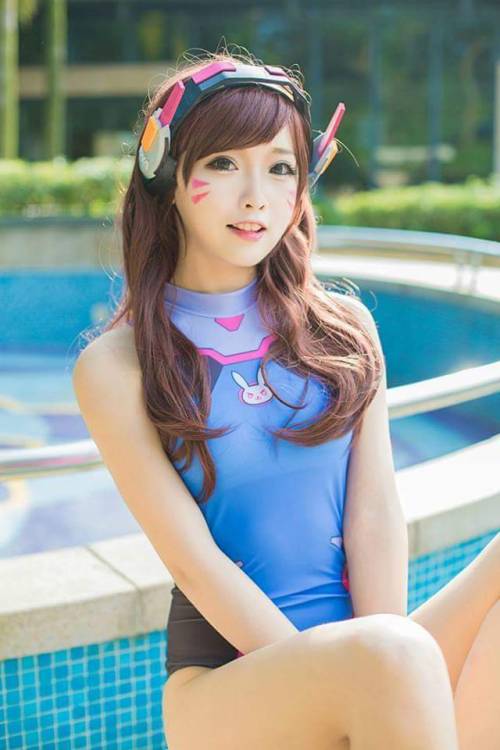 chiknamolviog:Video Game Reference: Overwatch Character: D.Va Cosplayer : 只是简言 weibo.com/u/1