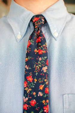 fatal-encores:  I would rock the shit out of this tie 