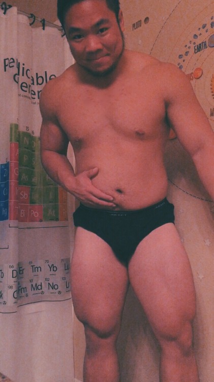 br00taldan:  br00taldan:  gpoy, tummy tuesday, quads, periodic table  Reblogging for people who might like my tummy but didn’t see it on Tuesday. Cuz let’s be honest it’s tummy everyday