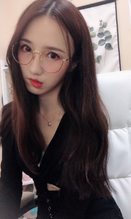 beilaxiaojiejie: 来我的补习班,今晚开课 这么多姿势就怕你的身体受不了呢☺️