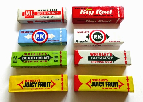 Chewing gum and typography, this collection and more via PastPrint.