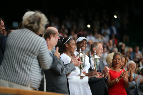 dbarraja:  🏆🏆Serena Williams & Venus Williams win their 6th Wimbledon doubles title! beat Babos/Shvedova 6-3, 6-4  