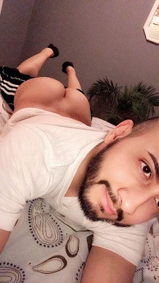 gusovat-deactivated20230204:gusovat-deactivated20230204:I’m so fucking horny! Lol Who wants some nudes? 😏😝 feel free to message me. 😈🍆🍑