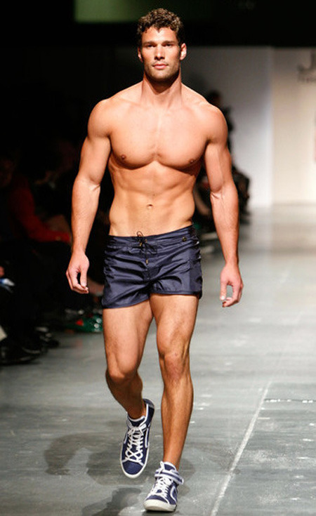 iamlooking - Hot Guys