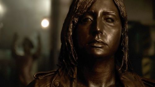 Claudia Donovan (Alison Scagliotti) bronzed in Warehouse 13 S04E19.