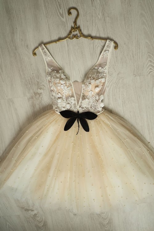 champagne tulle short prom dress