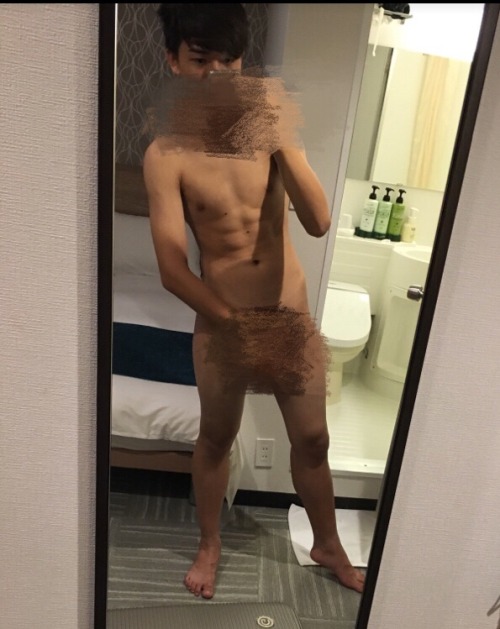 ohmilk0003: 好啦你們都很現實 沒有脫就不想看ㄌ^^ 有腹肌