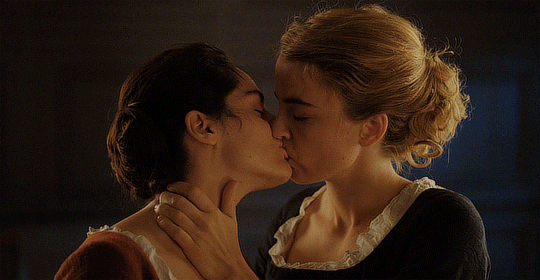 Portrait Of A Lady On Fire Kiss Gif