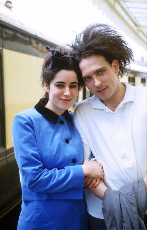 soundsof71: Mary Poole and Robert Smith, 1986, by Richard Young.Robert and Mary became a couple when