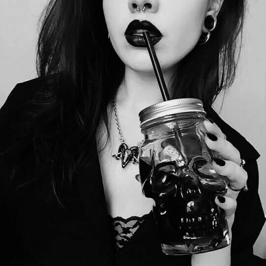 darkfashionmode:∆Goth blog∆ Follow me for more pic