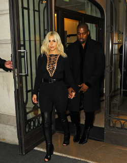 mielybesos:kimkardashianfashionstyle:  March 8, 2015 - Kim Kardashian &amp; Kanye West leaving their hotel in Paris.     Ok her hair is growing on me wow