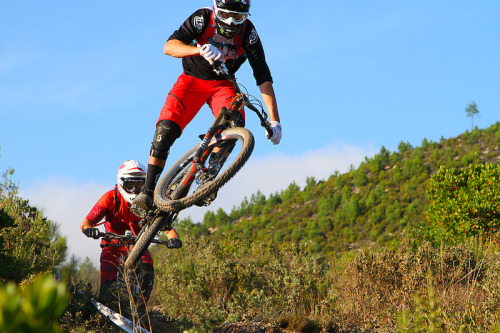 two-wheels-one-love: Riders : Brendan Fairclough and Nino Schurter Pic by Jochen Haar and SCOTT-Spor