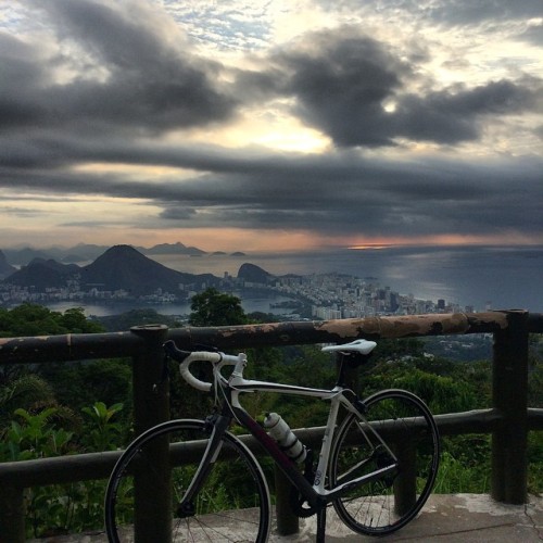 pedalitout: Bom dia!! “Mantenha a cabeça fria, se quiser idéias frescas.” (Barão de Itararé) ⛅️ #deo