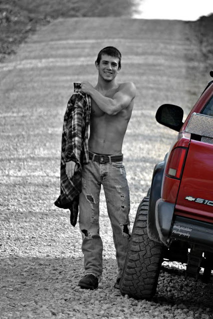 dudes-on-demand:  Jake Houser