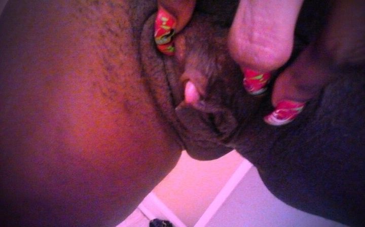 buttonstolove:  Beautiful… Ladies, your submissions are welcome… buttonstolove@yahoo.com