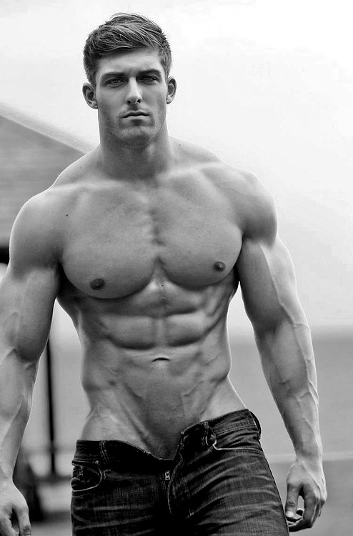 HOT GUYS ON THE BEACH