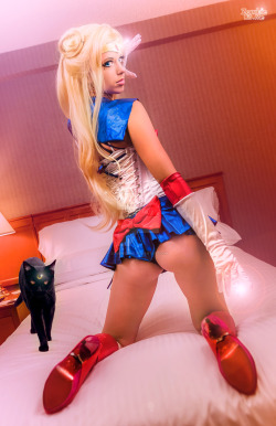 hottestcosplayer:  sailor moon… yum