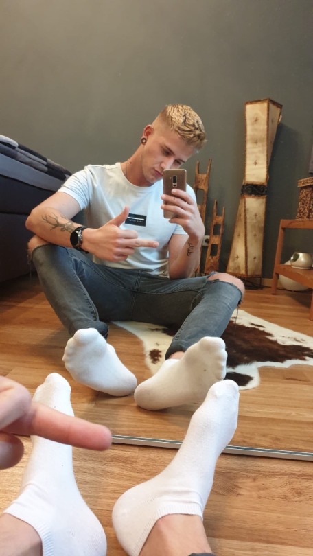 feetman80-deactivated20220409: