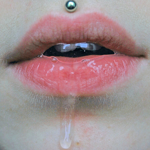 sobbingangel:  Mouth by Ariellr on Flickr 