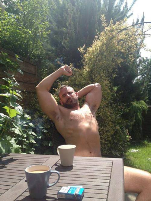 dirtysouthernbloke:  Coffee and a cigarette with Daddy in the garden, what a way to start the day…si