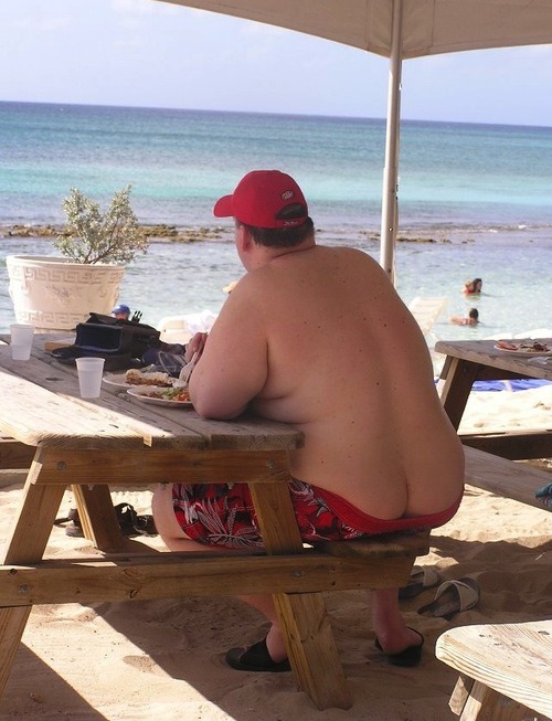 revengeofthebears:  thebigbearcave:  cracked IV  buttcrack is awesome 