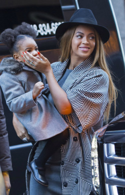 beyoncefashionstyle:  Beyoncé & Blue