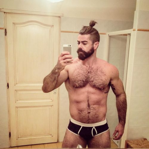 Porn beardburnme:  “And good night from the photos