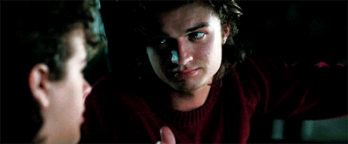 Steve Harrington imagine A\N: Ok, so this sucks but I’m in a Steve’s crises so I had to write something. I mean who cares if its 2am and I have to wake up at 5, right?
As always, sorry for any mistake, the gif and the characters don’t belong to me(...