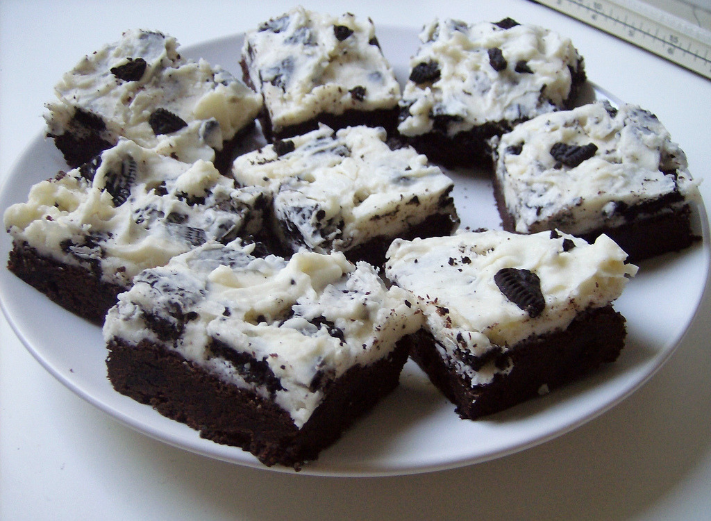 gastronomyfiles:  Oreo Brownies (by i am karin) 