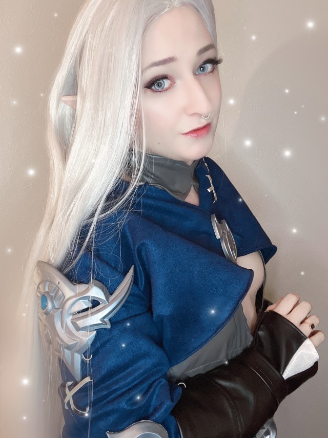 “I am neither a saint nor a savior — just another sinner.”
🪡 Cosplay made by me!
❄️ Accessories by The Dangerous 