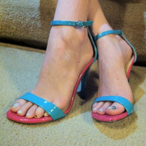 Oh my guys :) what can I say. Got another gift today! Adorable heels! I love the colors and I don&rs