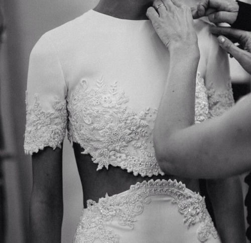 chanelbagsandcigarettedrags: Reem Acra Bridal