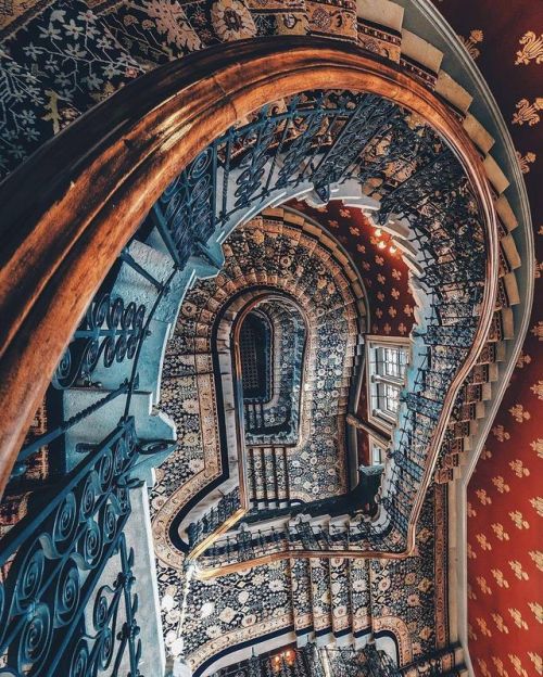 Sex stylish-homes:  Dizzy grand staircase at pictures