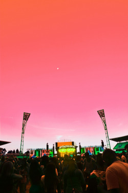 Swedishgreyhound:  Stereosonic Red Sky Edit | By Mr Clicker / Davin