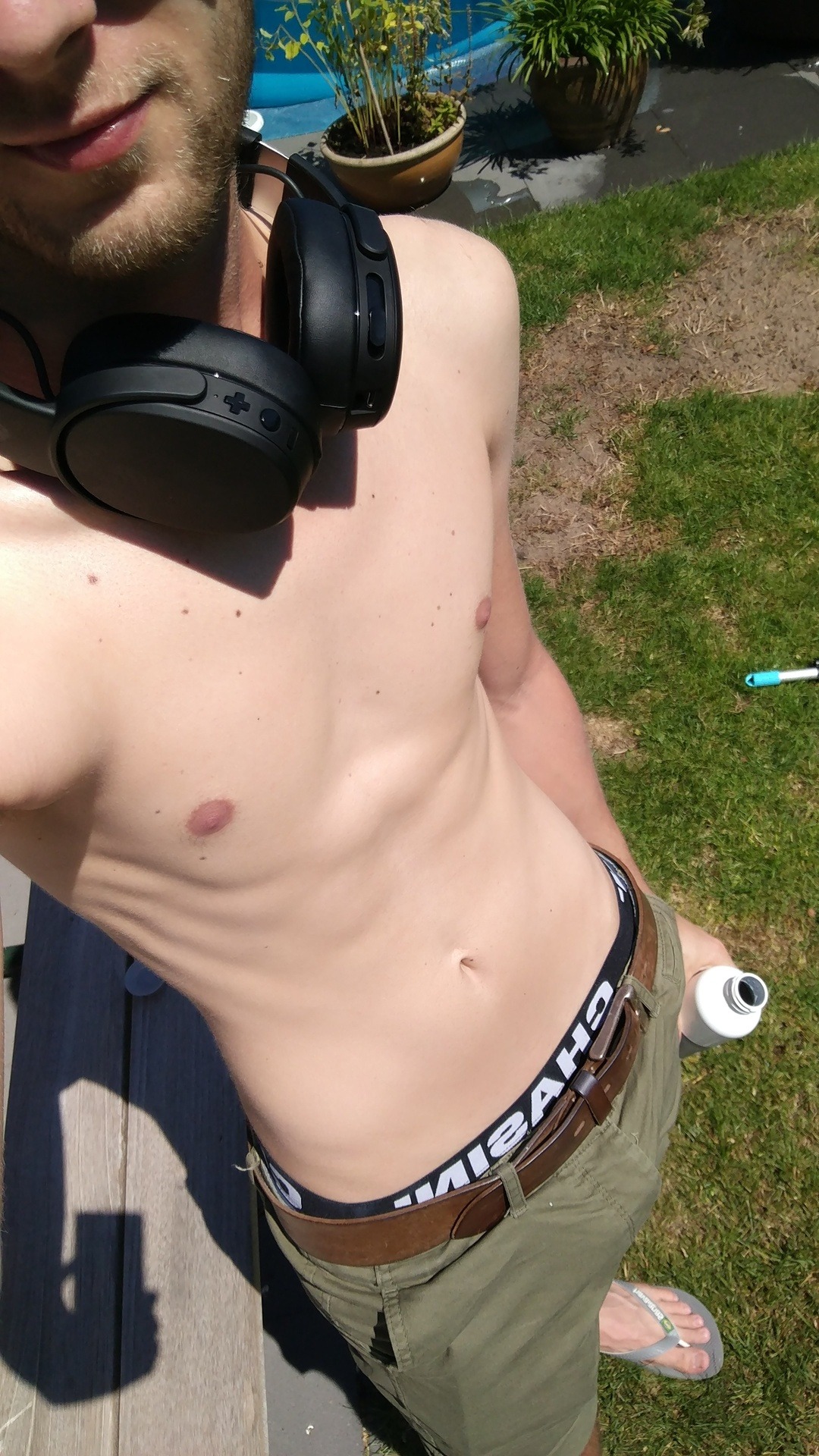dutch19sportsmale:  Its hot outside