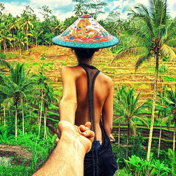 weasleyandpotter:   Creative instagrammer Murad Osmann. A bit speechless here…