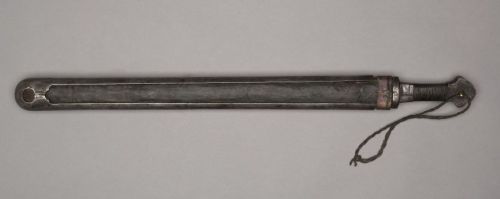 art-of-swords:  Tibetan Sword Medium: iron with gilt and leather Measurements: Overall - l:52.10 cm (l:20 ½ inches); blade - l:42.60 cm (l:16 ¾ inches) Source: Copyright © 2015 Cleveland Museum of Art 