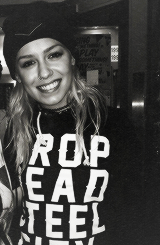 awjennamcdougall:  Jenna McDougall + random fan's photo 