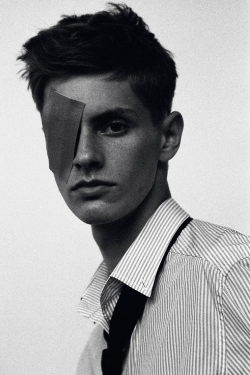 strangeforeignbeauty:  Sam Rosewell | Photographed