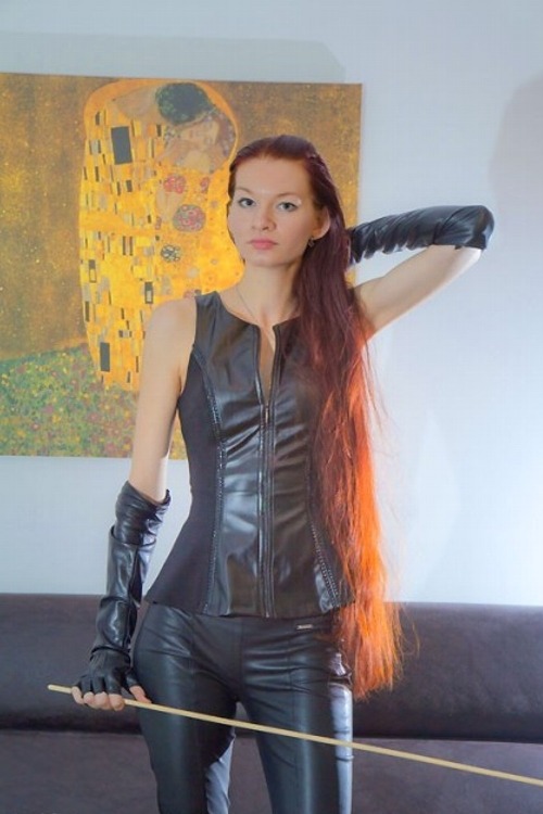 svenslave: I can't resist her, have given up all my conditions - cane me, beat me, Mistress, as