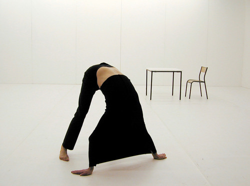 balenchy: Xavier Le Roy. Self Unfinished,1998. 