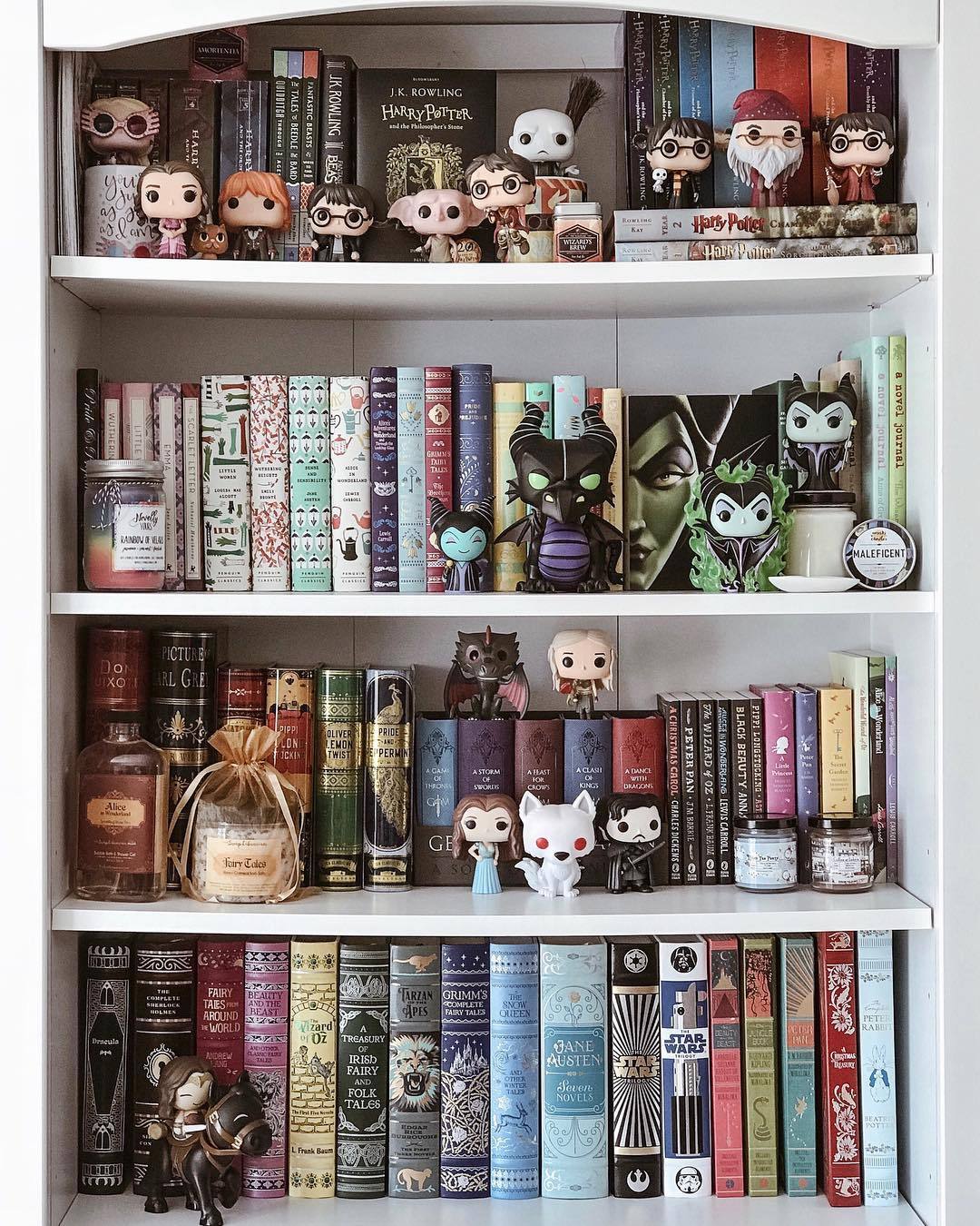 lisa-lostinlit:Happy #shelfiesunday!! 📚 I finally have a shelfie to share with