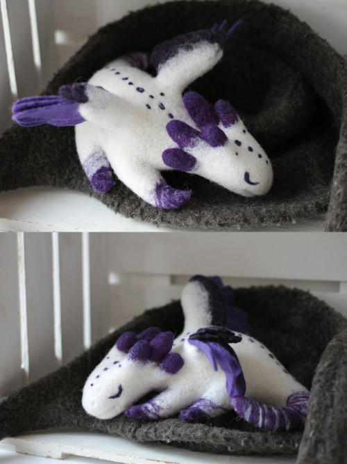 stephi-writes: sosuperawesome: Felt Dragons by Alena Bobrova on EtsySee more dragons So Super Awesom