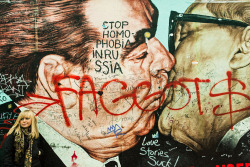 gay8:Francisco GonçalvesFraternal Kiss, 2013 Graffiti on Dmitri Vrubel&lsquo;s My God, Help Me To Survive This Deadly Love