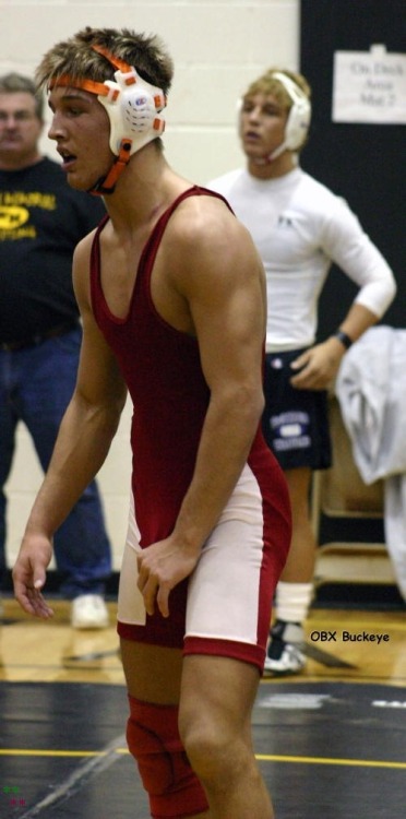 wrestlerbulge:More STRAIGHT GUYS Here! Follow! does it hurt buddy ?