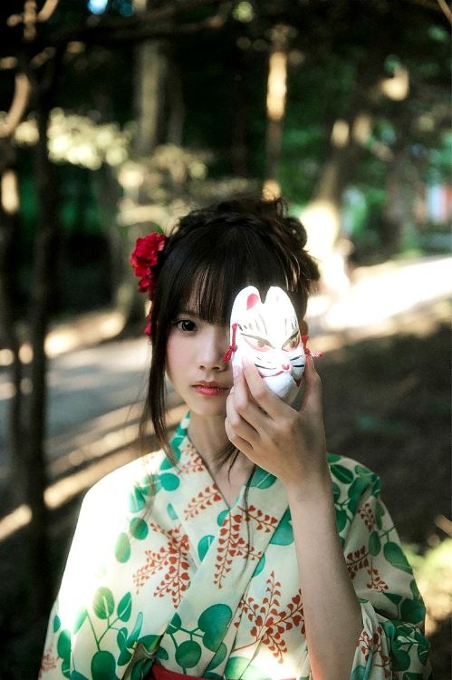 kwancha:  《夏祭り、夢花火》摄于京都 By Nikon Df & Fm3a 太宰治 的 微博配图 摄影师 太宰治 出镜 @猫梓子