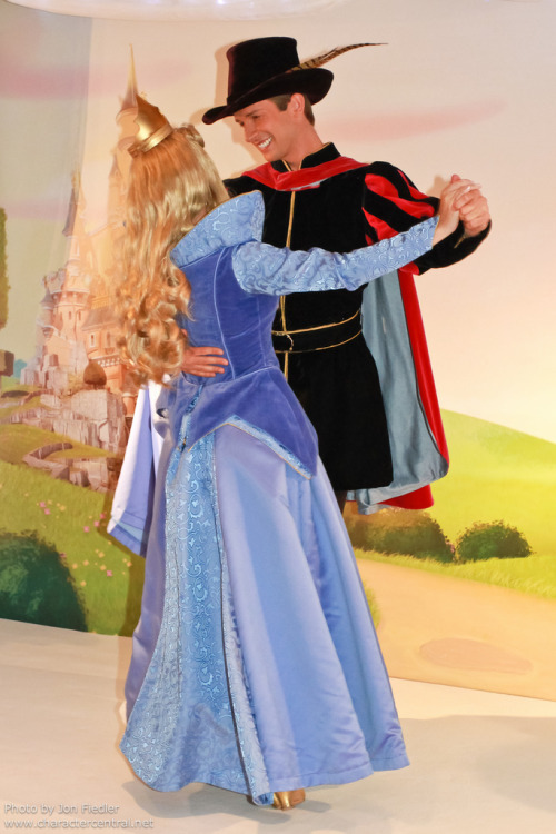 fuckyeahdisneyfacecharacters: Aurora and Prince Phillip in Disneyland Paris