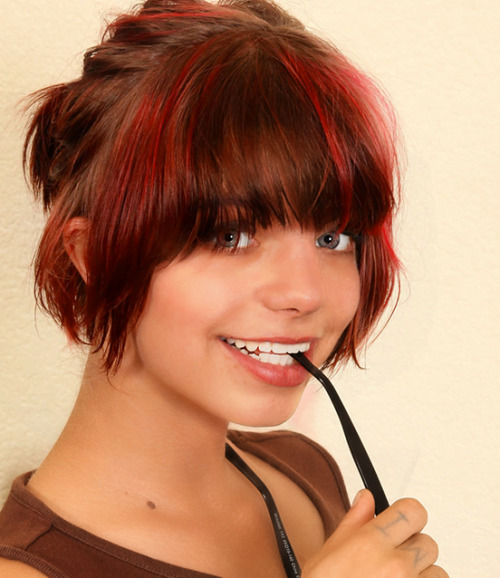 lovemywomenhairy:  This hairy coed can’t get her homework done without be naked. 