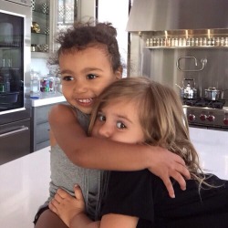 kuwkimye:  @KimKardashian: These love bugs!