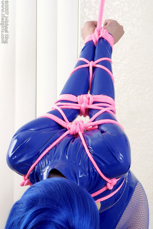 rulyyy21: pantyhose-lover-guy: “Ok, ok… I will never more meekly complain about being w